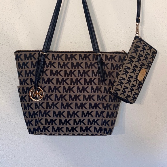 Michael Kors Handbags - MK tote with matching wristlet